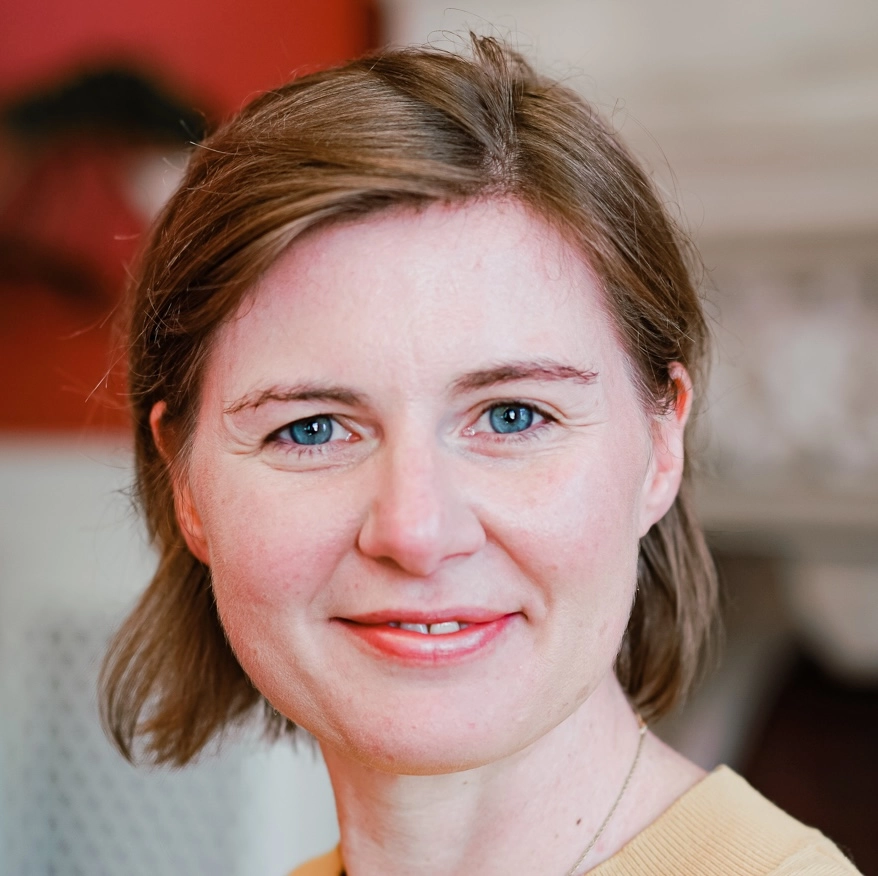 Dr  Jennifer Castle